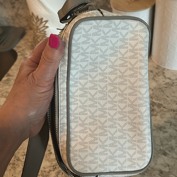 MK Michael Kors Connie Small Camera Bag - Picture 11 of 11